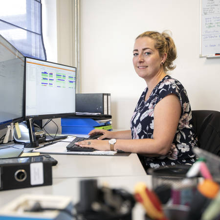 0028 Desiree Kon Op Kantoor