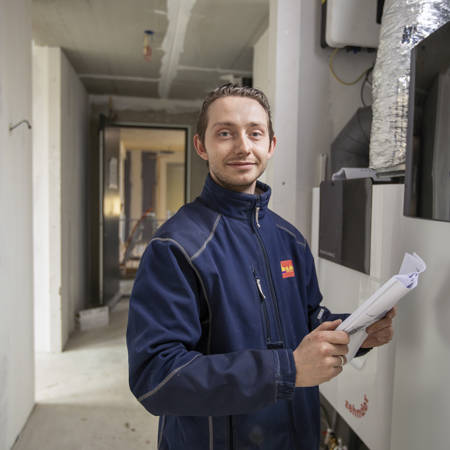 Technisch medewerker werkt volgens de wet en regelgeving van hr