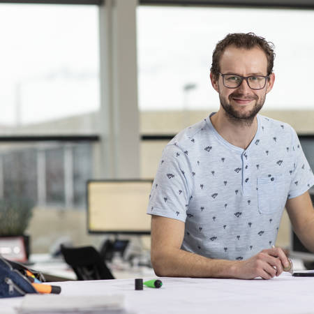 HR-medewerker kent een variabele beloning toe