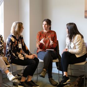 Bijeenkomst Female Impact 2024 - Groep vrouwen tijdens workshops